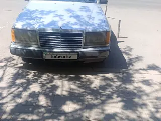 Mercedes-Benz E 230