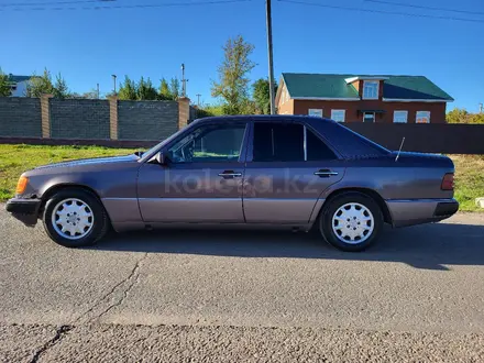 Mercedes-Benz E 230 1991 года за 1 400 000 тг. в Астана – фото 2