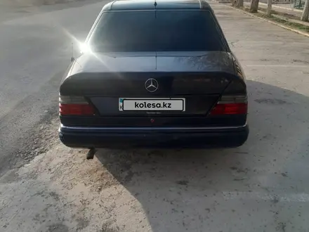 Mercedes-Benz E 220 1993 года за 1 200 000 тг. в Кызылорда – фото 4