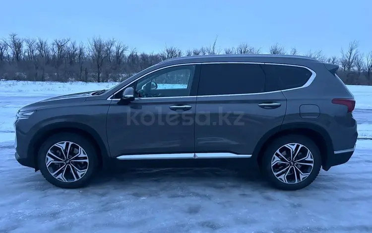 Hyundai Santa Fe 2019 года за 13 500 000 тг. в Уральск