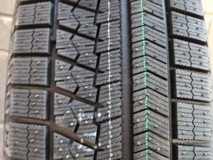 Шины Bridgestone 215/60/r17 VRX за 90 000 тг. в Алматы