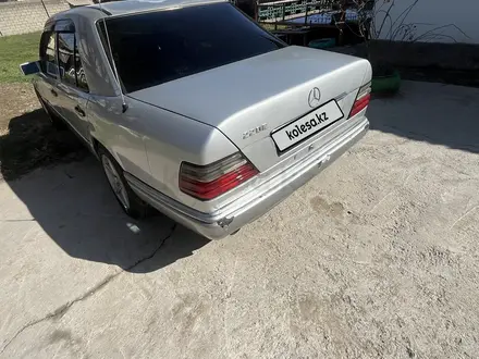 Mercedes-Benz E 220 1995 года за 2 200 000 тг. в Шымкент – фото 11