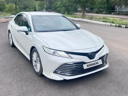 Toyota Camry 2019 года за 14 500 000 тг. в Астана – фото 4