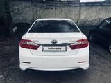 Toyota Camry 2014 года за 9 300 000 тг. в Жаркент – фото 2