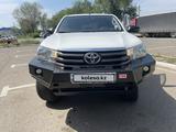 Toyota Hilux 2018 года за 15 977 941 тг. в Уральск