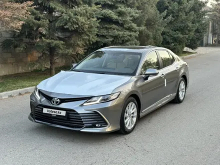 Toyota Camry 2023 года за 14 500 000 тг. в Алматы