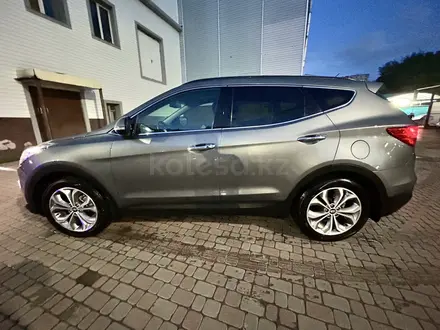 Hyundai Santa Fe 2015 года за 11 000 000 тг. в Астана – фото 6