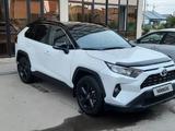 Toyota RAV4 2021 года за 16 000 000 тг. в Кокшетау