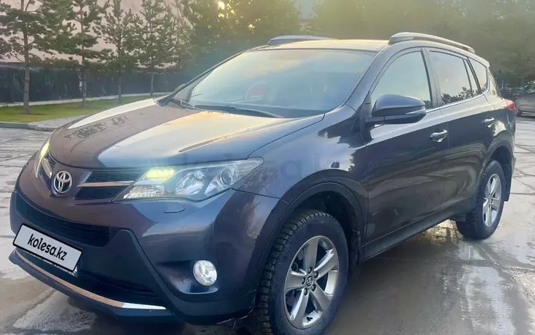 Toyota RAV4 2015 годаfor10 990 000 тг. в Астана