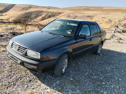 Volkswagen Vento 1992 года за 1 500 000 тг. в Шымкент – фото 3