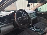 Toyota Camry 2013 года за 7 000 000 тг. в Актобе – фото 4