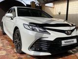 Toyota Camry 2021 года за 14 100 000 тг. в Шымкент