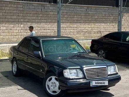 Mercedes-Benz E 280 1994 года за 2 100 000 тг. в Шымкент – фото 2