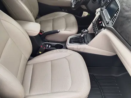 Hyundai Elantra 2017 года за 5 250 000 тг. в Атырау – фото 4