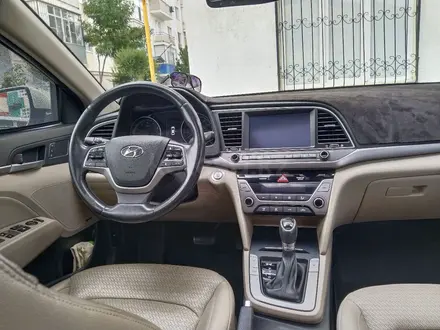 Hyundai Elantra 2017 года за 5 250 000 тг. в Атырау – фото 3