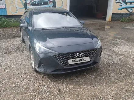 Hyundai Accent 2021 года за 8 300 000 тг. в Усть-Каменогорск