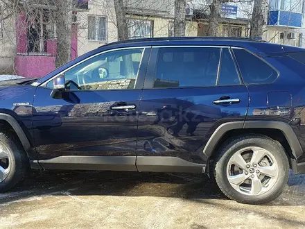 Toyota RAV4 2020 года за 16 500 000 тг. в Уральск – фото 4