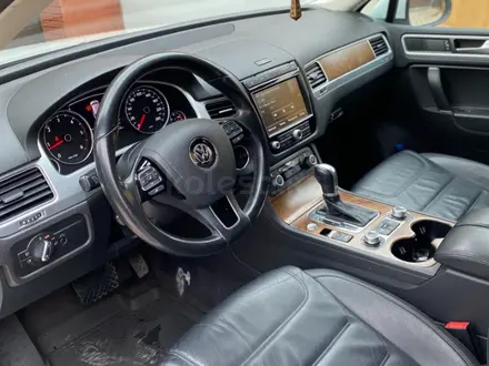 Volkswagen Touareg 2015 года за 19 900 000 тг. в Астана – фото 9
