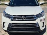 Toyota Highlander 2018 года за 19 400 000 тг. в Актау