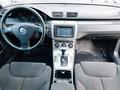 Volkswagen Passat 2005 годаfor4 400 000 тг. в Алматы – фото 12