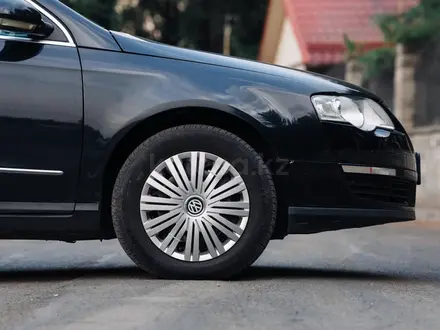 Volkswagen Passat 2005 года за 4 400 000 тг. в Алматы – фото 7