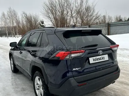 Toyota RAV4 2020 года за 12 500 000 тг. в Астана – фото 2