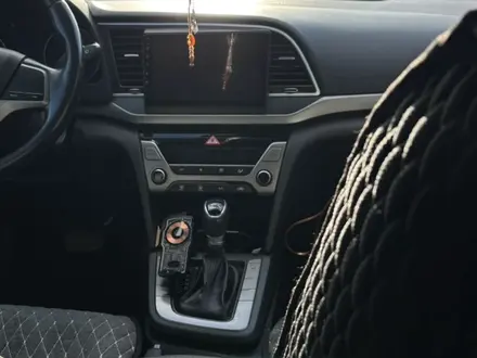 Hyundai Elantra 2018 года за 6 400 000 тг. в Астана – фото 4