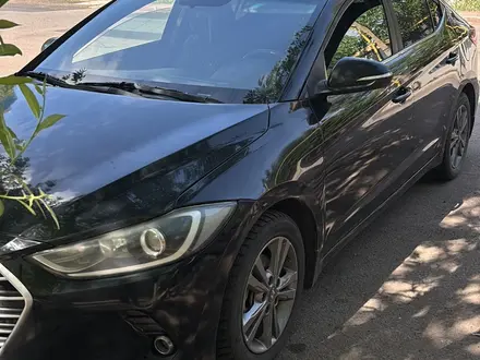 Hyundai Elantra 2018 года за 6 400 000 тг. в Астана