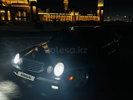 Mercedes-Benz E 320 2001 года за 4 500 000 тг. в Астана – фото 2