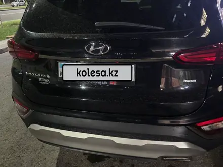 Hyundai Santa Fe 2019 года за 10 600 000 тг. в Астана – фото 13