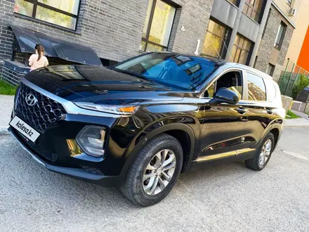 Hyundai Santa Fe 2019 года за 10 600 000 тг. в Астана – фото 2