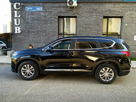 Hyundai Santa Fe 2019 года за 10 600 000 тг. в Астана – фото 4