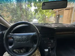 Audi 100