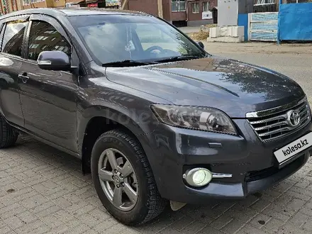 Toyota RAV4 2012 года за 8 800 000 тг. в Актобе