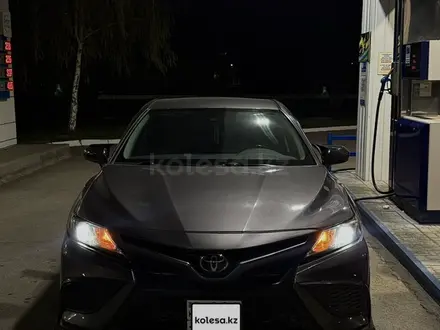 Toyota Camry 2021 года за 15 000 000 тг. в Костанай – фото 5