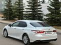 Toyota Camry 2020 года за 13 800 000 тг. в Караганда – фото 3