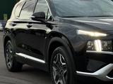 Hyundai Santa Fe 2023 года за 15 300 000 тг. в Алматы – фото 4