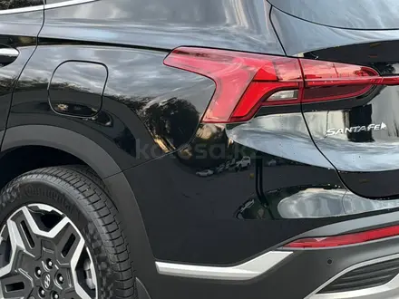 Hyundai Santa Fe 2023 года за 15 300 000 тг. в Алматы – фото 17