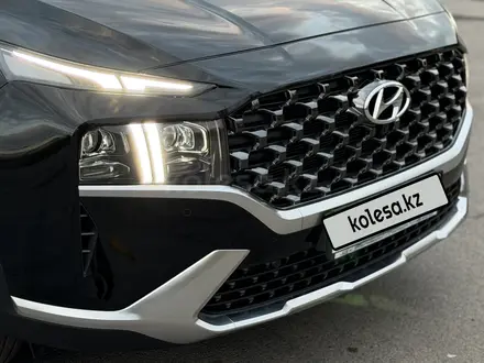 Hyundai Santa Fe 2023 года за 15 300 000 тг. в Алматы – фото 3