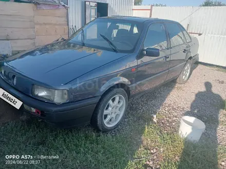 Volkswagen Passat 1992 года за 700 000 тг. в Уральск