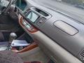 Toyota Camry 2002 года за 3 600 000 тг. в Семей – фото 14