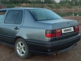 Volkswagen Vento 1993 годаүшін880 000 тг. в Уральск – фото 2