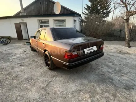 Mercedes-Benz E 230 1991 года за 1 300 000 тг. в Астана – фото 3