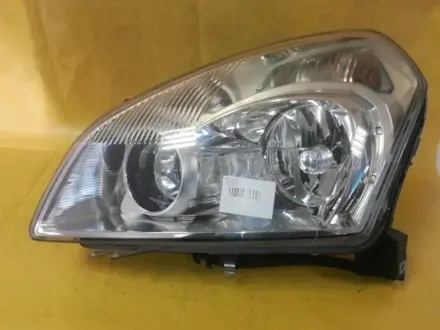 Фара оригинал Nissan Qashqai J10 левая за 75 000 тг. в Караганда