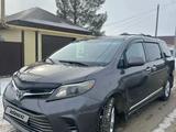 Toyota Sienna 2012 года за 10 500 000 тг. в Атырау