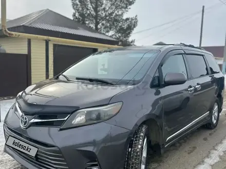 Toyota Sienna 2012 года за 10 500 000 тг. в Атырау