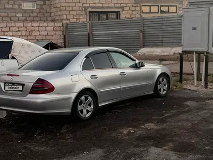 Mercedes-Benz E 240 2003 года за 3 800 000 тг. в Уральск – фото 3