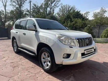 Toyota Land Cruiser Prado 2013 года за 15 900 000 тг. в Алматы