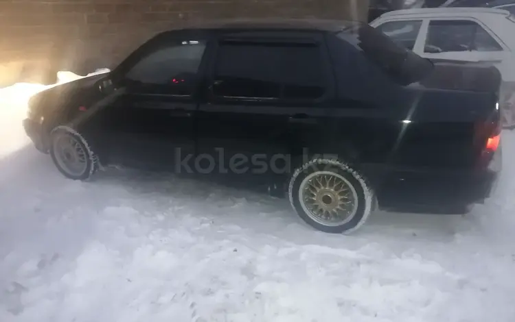 Volkswagen Vento 1995 годаfor1 400 000 тг. в Астана