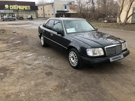 Mercedes-Benz E 200 1995 года за 1 550 000 тг. в Караганда – фото 2